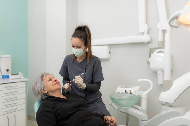 Best Emergency Dental Extractions in Center Hill, FL